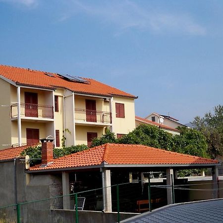 Guesthouse Lucic Orebic Exterior photo